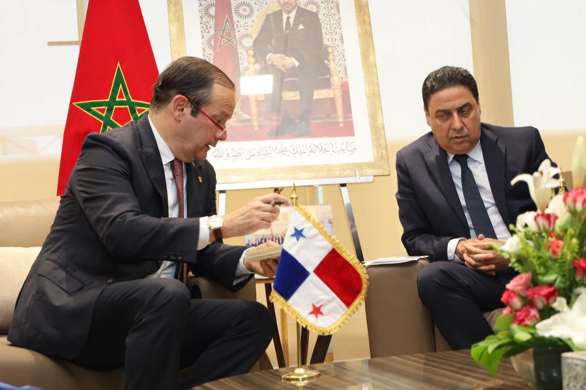 javierachapma's tweet photo. Invitamos formalmente al secretario Hijra y a líderes empresariales marroquíes a Panamá para fortalecer la inversión bilateral. Un futuro Tratado de Libre Comercio abriría nuevos mercados y oportunidades para ambos países. 🇵🇦🇲🇦💼 https://t.co/OgLPzvptMp