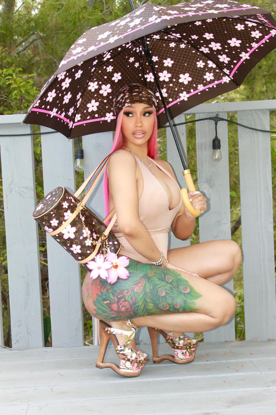 GtmJxtIa0AEbuhu?format=jpg&name=large Cardi B’s Kids Didn’t Just Break the Internet — They Redefined Celebrity Fashion Forever!
