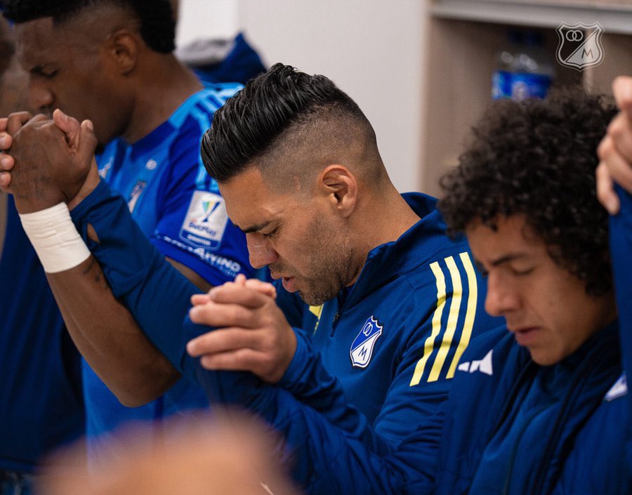 eimmb_'s tweet photo. Que Falcao alce la 17 y otra vez sea la noche más linda del mundo.
CREER!!💙Ⓜ️ https://t.co/rNeiWEA3No