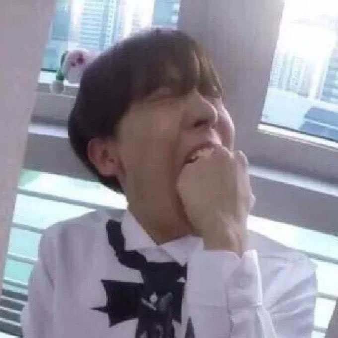 ننه‌ی‌تی‌ال| تتوی پشت گردن جیمین🌙 tweet media