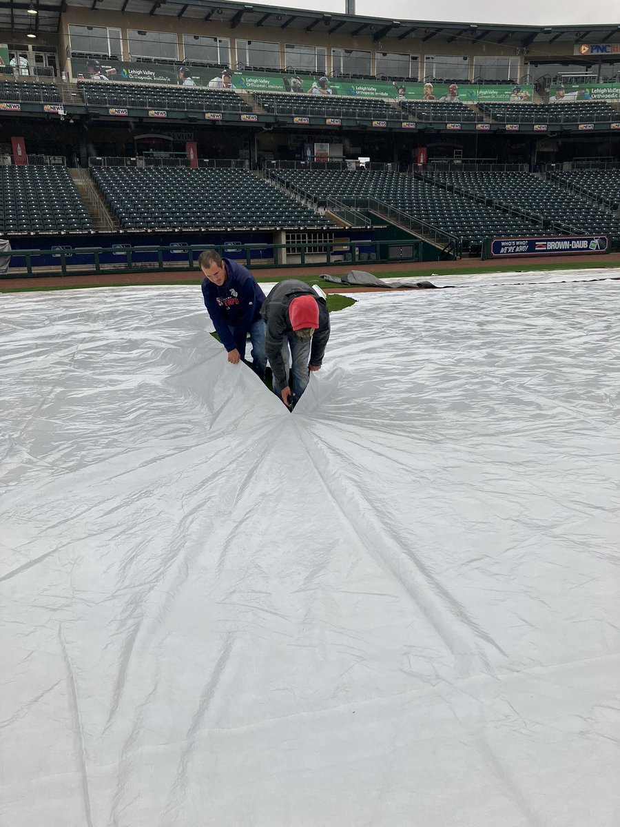 IronPigs GroundsCrew tweet media