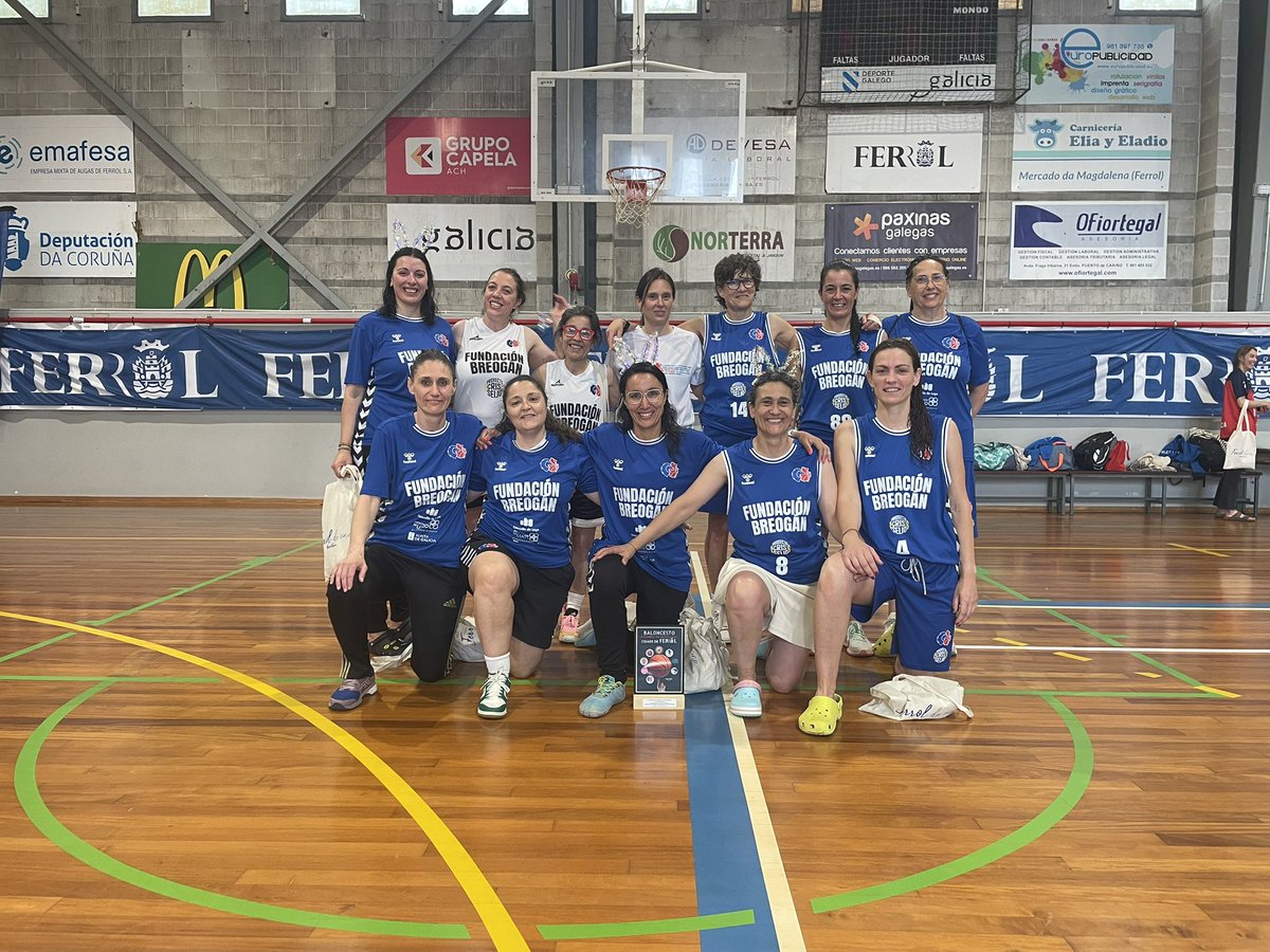 Aquí o equipo,con baixas e incorporacións, ao completo. 💪🏽💙🏀