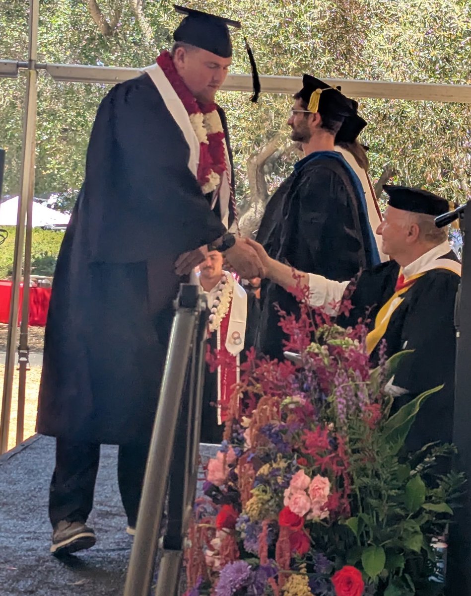 rowell_zach's tweet image. Officially graduated from Stanford University! 1%!! Chose the hardest path for the best results! We just getting started 📈