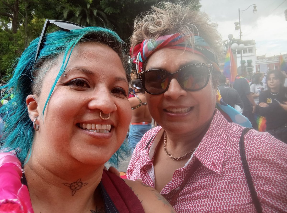 nutzelucerom's tweet photo. En la marcha del sábado, encontré a @VivancoEloisa recordando las aventuras que tuvimos antes de que @PartidoMorenaMx  fuera partido. https://t.co/jW0vcc8d68