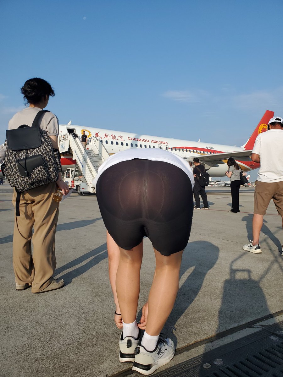 出行肯定要穿丝袜了