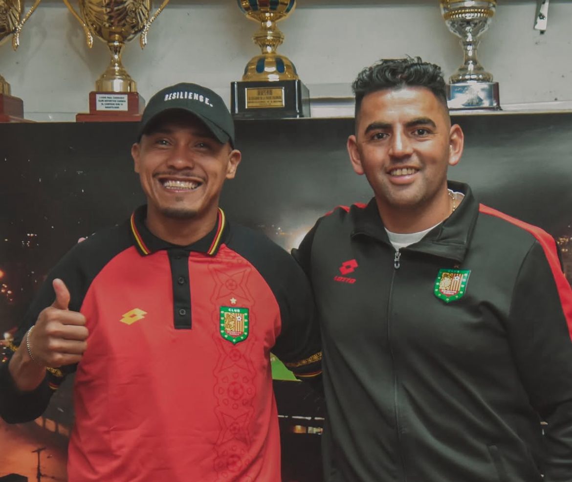DIRECT FÚTBOL (@directfutbolec) on Twitter photo Se queda en #Dcuenca. Eddie Guevara firmó su renovación con el expreso Austral.
ℹ️: <a href="/ViviSanchezBoni/">𝑽𝒊𝒗𝒊 𝑺á𝒏𝒄𝒉𝒆𝒛 𝑩𝒐𝒏𝒊𝒍𝒍𝒂 🎙🩷✌🏽🇪🇨</a> Se queda en #Dcuenca. Eddie Guevara firmó su renovación con el expreso Austral.
ℹ️: <a href="/ViviSanchezBoni/">𝑽𝒊𝒗𝒊 𝑺á𝒏𝒄𝒉𝒆𝒛 𝑩𝒐𝒏𝒊𝒍𝒍𝒂 🎙🩷✌🏽🇪🇨</a>