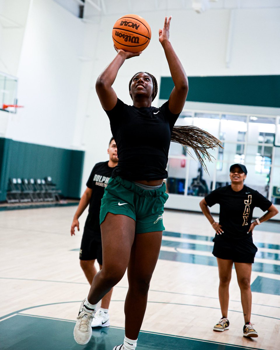 📌: Day 1️⃣

#RideTheWave | #JaxBasketball