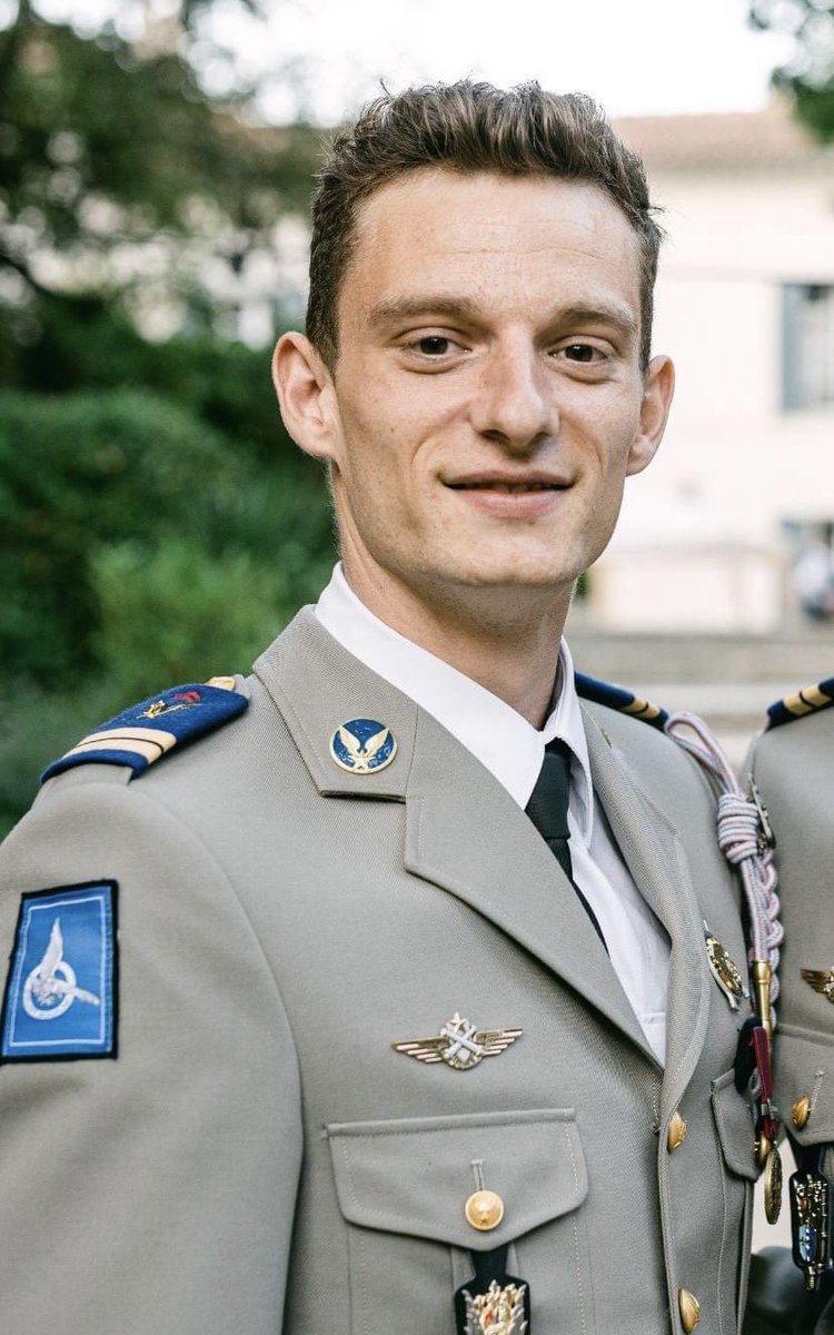 Il n’avait que 26 ans. Le 17 juin 2023, Aurélien Leborgne de l'École de l'Aviation Légère de l'Armée de Terre décède dans un accident d'avion à Pignans, dans le Var.

Ne jamais oublier. 🖤