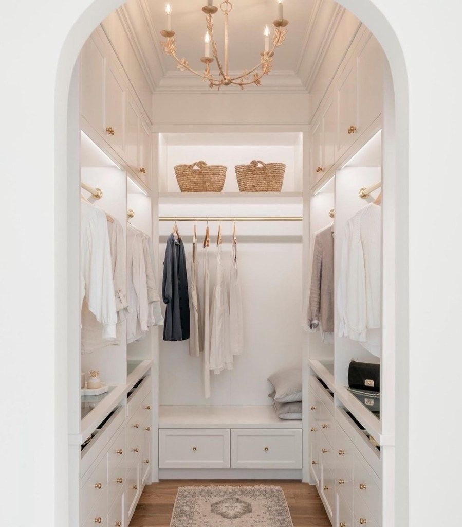 Looking for a handy sub who can build me a walk in wardrobe in my new house in Cardiff - inspo pics below. 

If you’ve got the skills, tools, ability and desire to serve - get in touch! 🤍