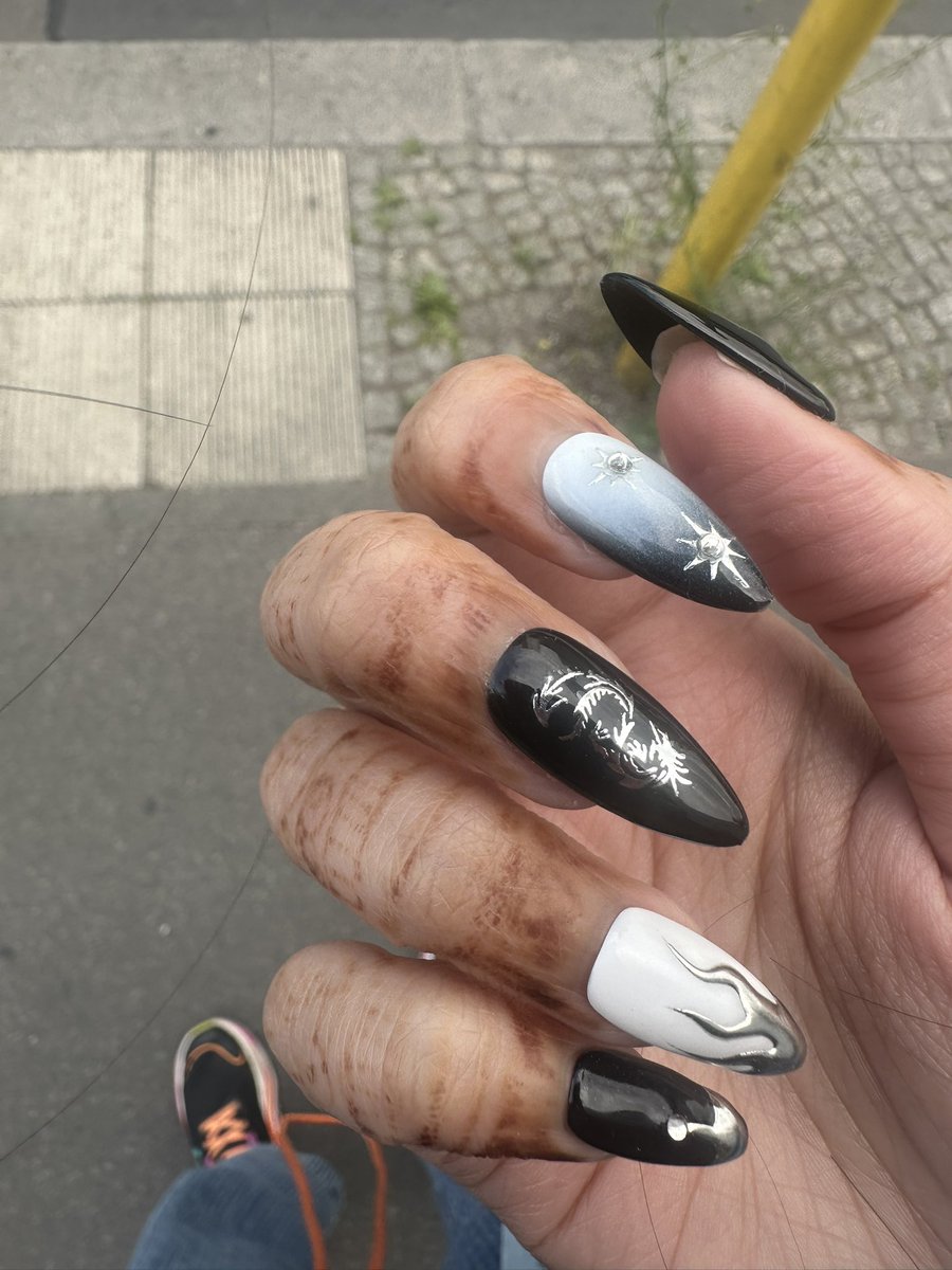 who didn’t get the <a href="/OctantApp/">Octant.eth</a> chipped nails today and wants to get them?