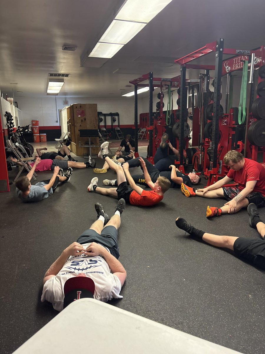 TusseyFootball's tweet photo. Great start to summer workouts so far! Keep working men! #GRIT https://t.co/LZMCzbc5nU