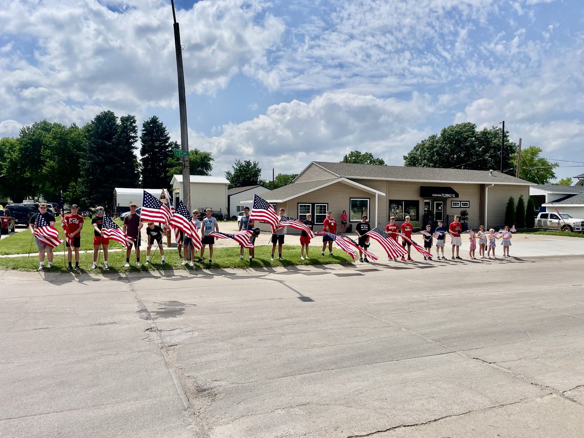 Broken Bow Football team members came out to Honor Wayne Mills. He was the last living Custer County WW2 veteran.