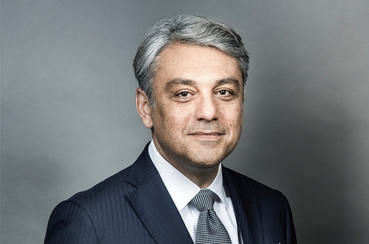 Grupo Kering toma medida "extrema" e contrata CEO da Renault dlvr.it/TLNxrq