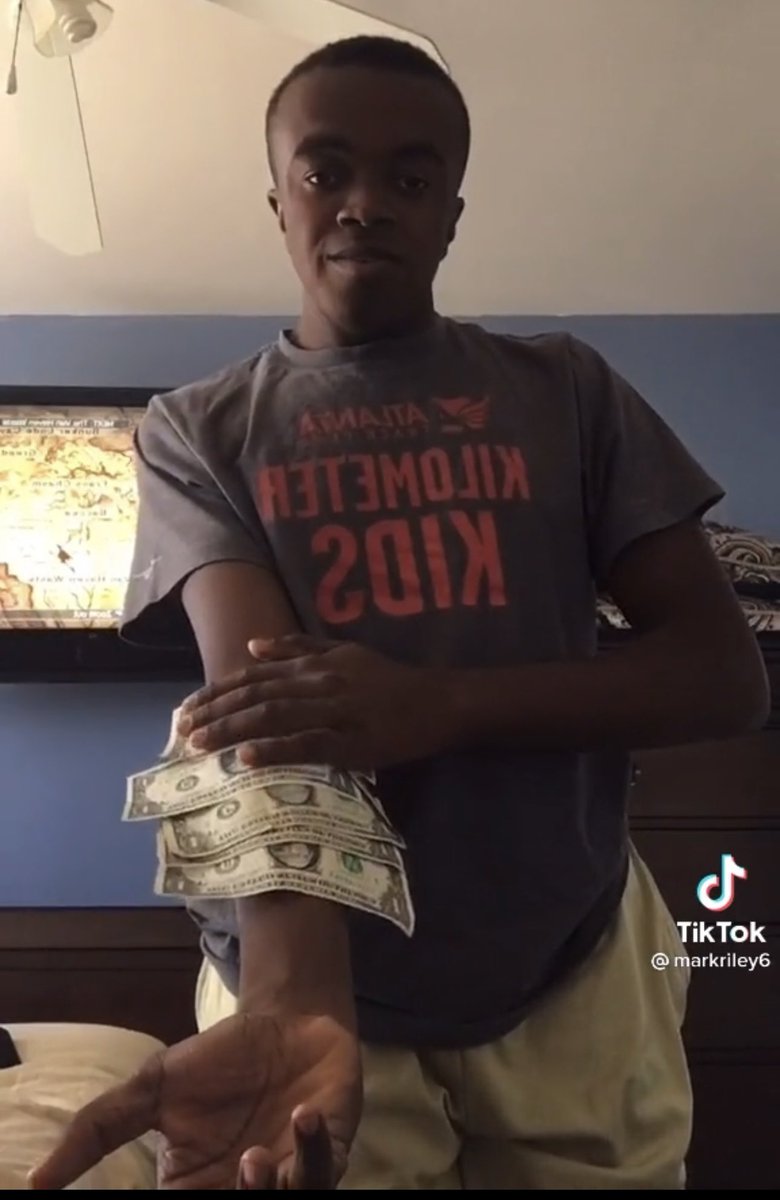 ZOOM🎒🏃🏾 tweet media