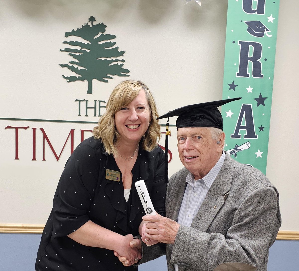 TheTimbersIL's tweet photo. We're so proud of our 22 residents who recently graduated from the Timbers' Academy for Seniors! 🎓 They completed a 24-week course titled, "Medical Myths, Lies, and Half-Truths," gaining valuable critical thinking skills to navigate health information. Congrats, graduates! https://t.co/WdDZyr8fVK