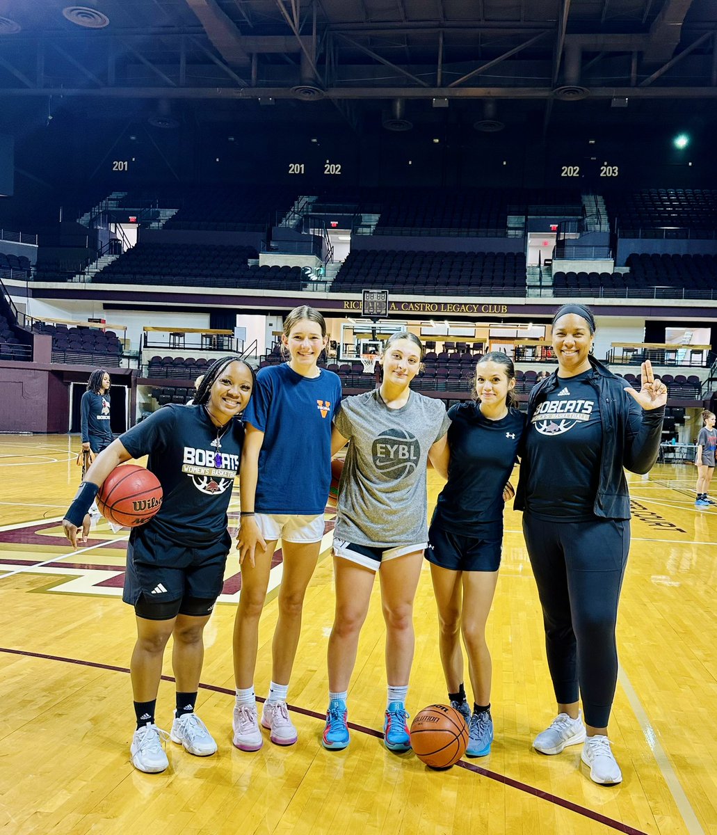AlanaBryant#16 (@16alanabryant) on Twitter photo Great training session <a href="/TXStateWBB/">Texas State WBB</a> with a couple of my <a href="/HHoopsCTXGBB/">Lady Houston Hoops CenTx</a> teammates. <a href="/LucyJordan2029/">Lucy Jordan</a> <a href="/AvalonHardy_/">Avalon Hardy</a> <a href="/Coach_Z_Antoine/">Zenarae 黃翠珠 Antoine</a> <a href="/KevinMoses38/">Kevin Moses LLC</a> <a href="/CoachJericka/">Jericka Jenkins</a> Great training session <a href="/TXStateWBB/">Texas State WBB</a> with a couple of my <a href="/HHoopsCTXGBB/">Lady Houston Hoops CenTx</a> teammates. <a href="/LucyJordan2029/">Lucy Jordan</a> <a href="/AvalonHardy_/">Avalon Hardy</a> <a href="/Coach_Z_Antoine/">Zenarae 黃翠珠 Antoine</a> <a href="/KevinMoses38/">Kevin Moses LLC</a> <a href="/CoachJericka/">Jericka Jenkins</a>