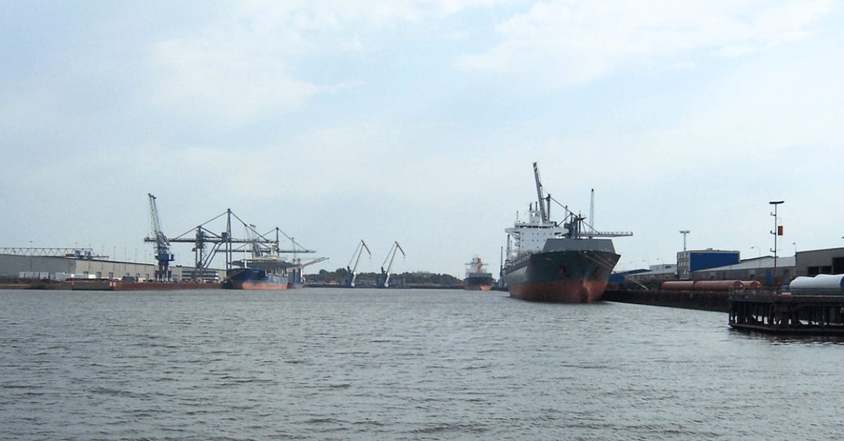 Intoxicated Russian Captain Crashes Freighter Into Moored Ship At Bremen Port 

Read the news here 👉marineinsight.com/shipping-news/… 

#Russia #Captain #Ship #Port #Bremen #Vessel #Freighter #BremenPort #Dock #Maritime #MarineInsight #Merchantnavy #Merchantmarine #MerchantnavyShips