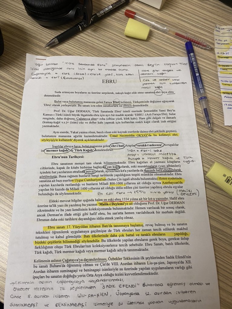 Abi durumun vahametini şöyle anlatayım
Sabahlara kadar ebru çalışıyoruz
Bildiğiniz ebru
Evet sanat olan
Çünkü hocamız biraz asabi biri…