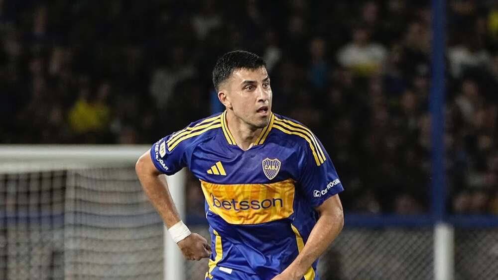 Universo_scp's tweet photo. Bataglia, ex-Sporting,  marca o 2-0 frente ao Benfica https://t.co/hhlf53HydW