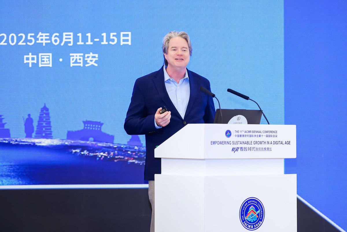 MichaelMorrisCU's tweet image. Honored to share snapshots from the Award Ceremony last week in Xi'an. Deep gratitude to the global community of IACMR researchers for acknowledging my work. 🏆🌍