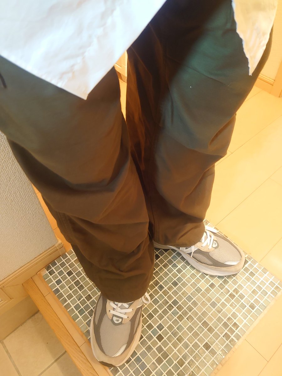 ymfresearch8739's tweet photo. 最近、モノトーンとニュアンスカラーを日毎に交互に選んでる気がします。
#カネコオプティカル
#scye
#ヤエカ
#ニューバランス
#990V6 https://t.co/8mzTxrrTSC
