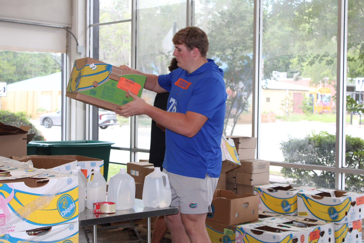 While kids enjoy summer, hunger doesn't take time off. Your gift can help keep local children nourished. Make sure to contribute! Donate now: breadofthemighty.org
@FL_Victorious #FVFoundation