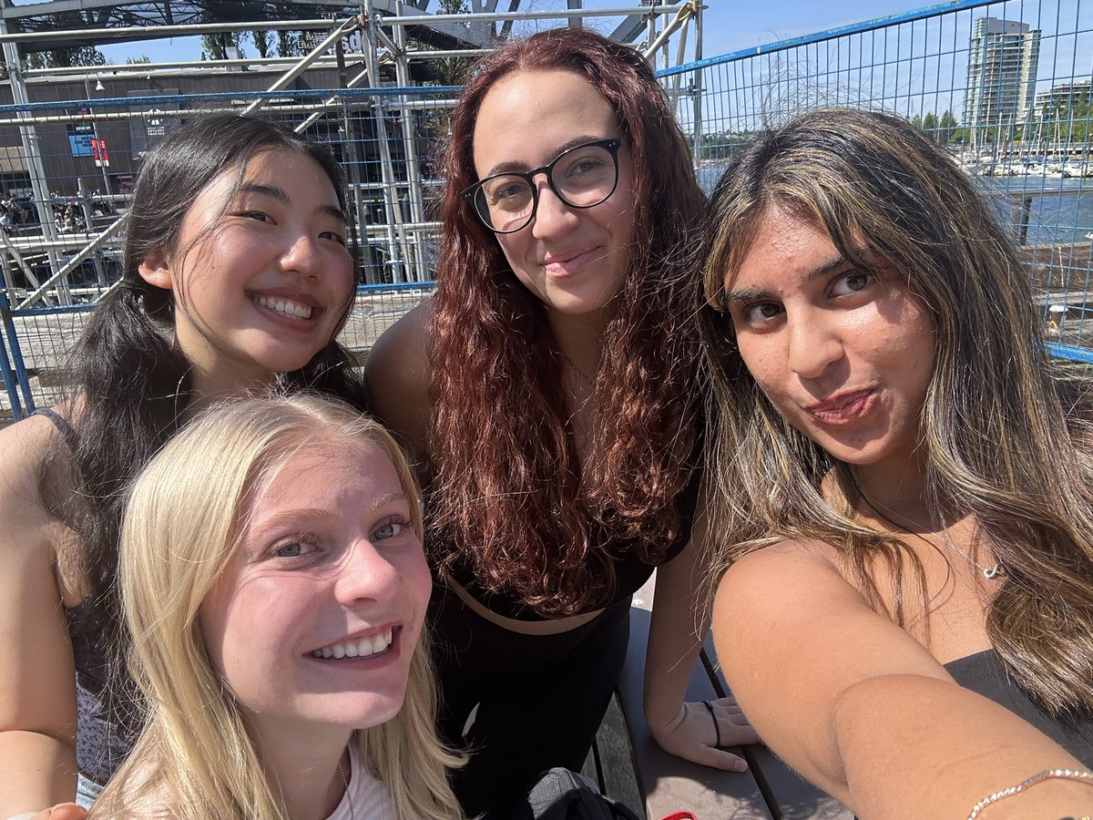 oomfchella 😊