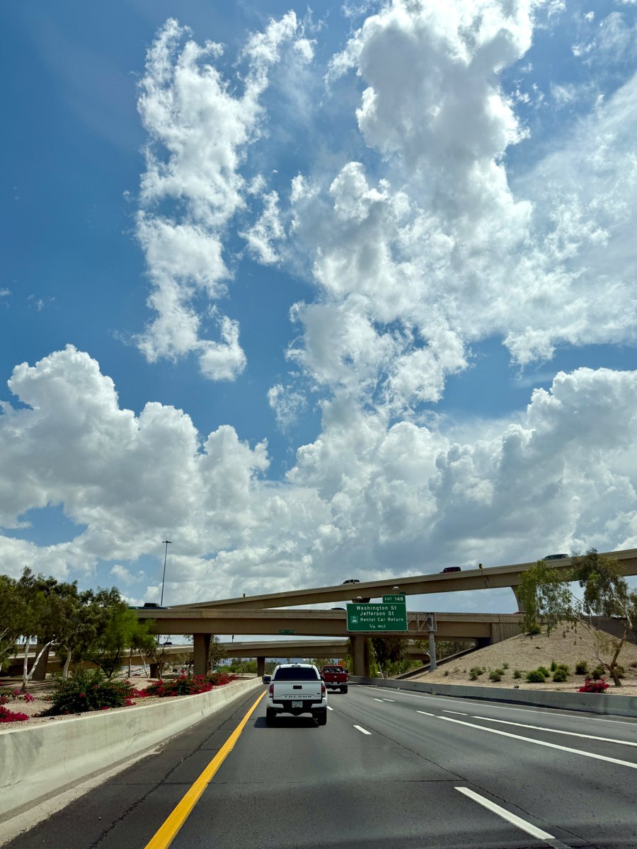 We love it when everyone gets home safely on a clean freeway 🥰