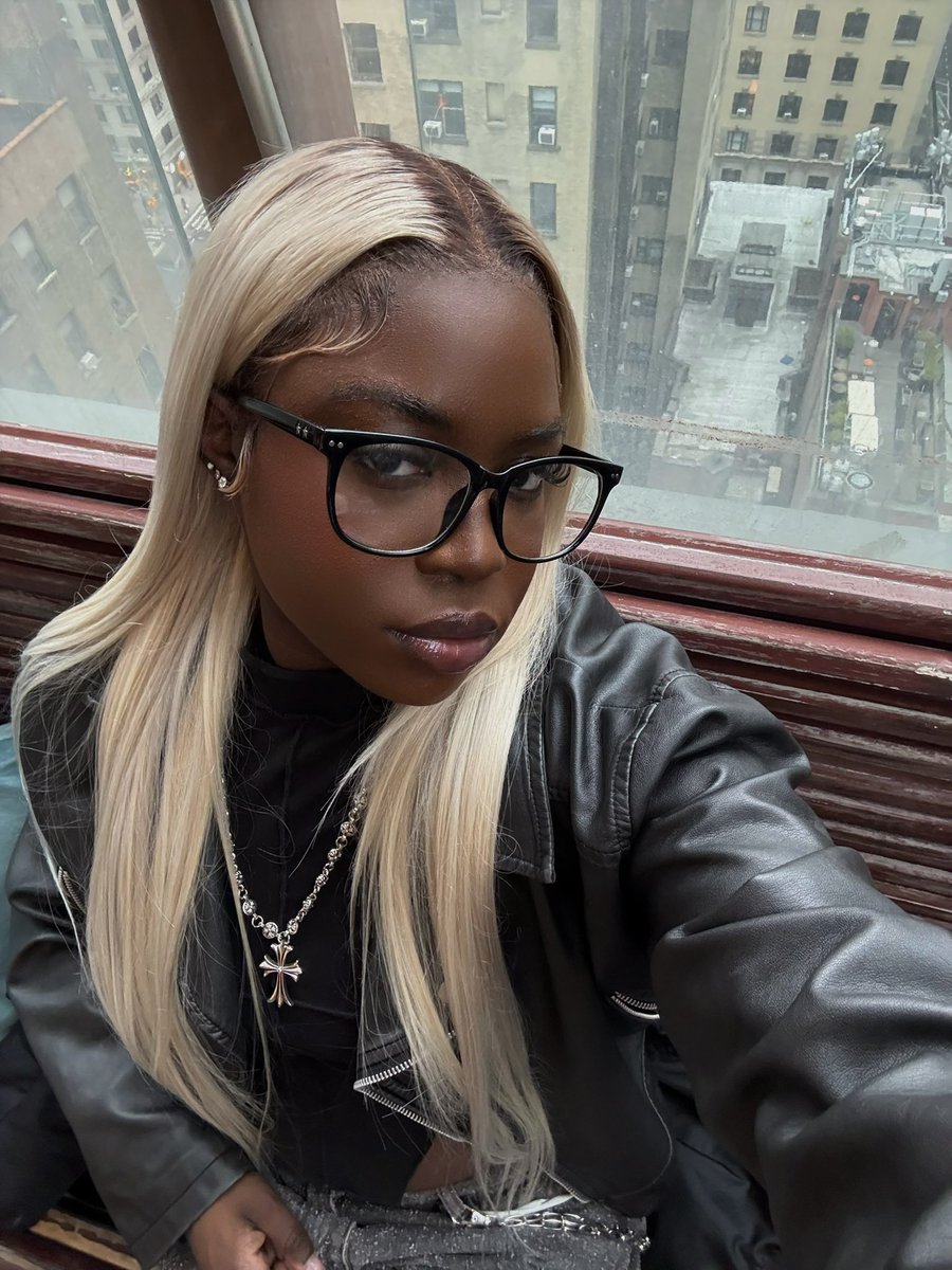 c. danielle ✰ tweet media