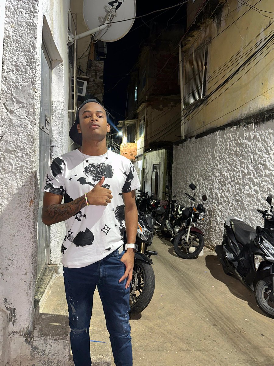 feliz no simples🫡😇