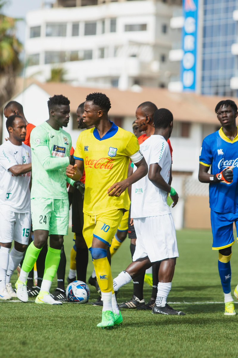 fc_guediawaye's tweet photo. Quelques images de la 27ème journée de Ligue 1 ⚽️
#guediawayefc #Ligue1SN #AllezLesCrabes #JRFGFC https://t.co/pe7hXOGBur