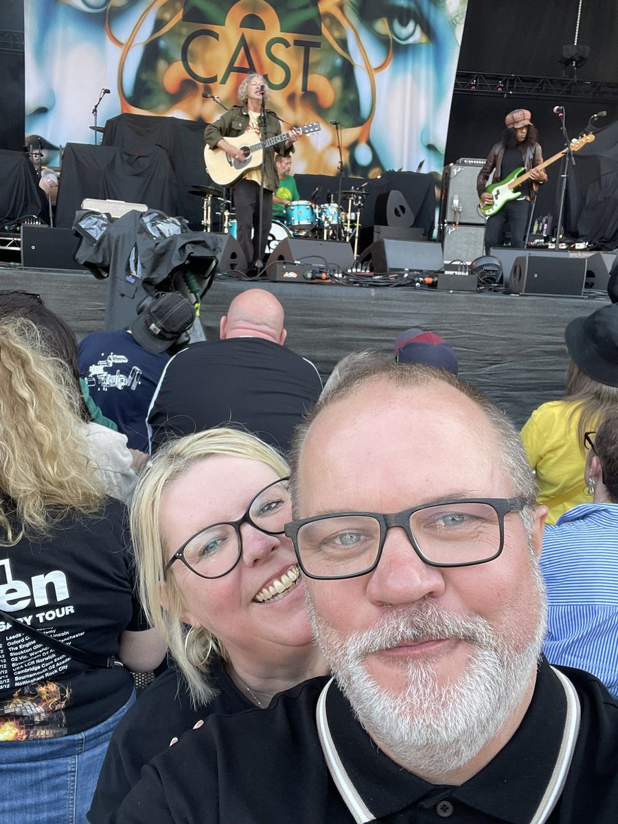 pajg's tweet photo. @johnpowerla @ScarboroughOAT @shedseven @Jakebugg Great gig JP https://t.co/oAHfmhmLan