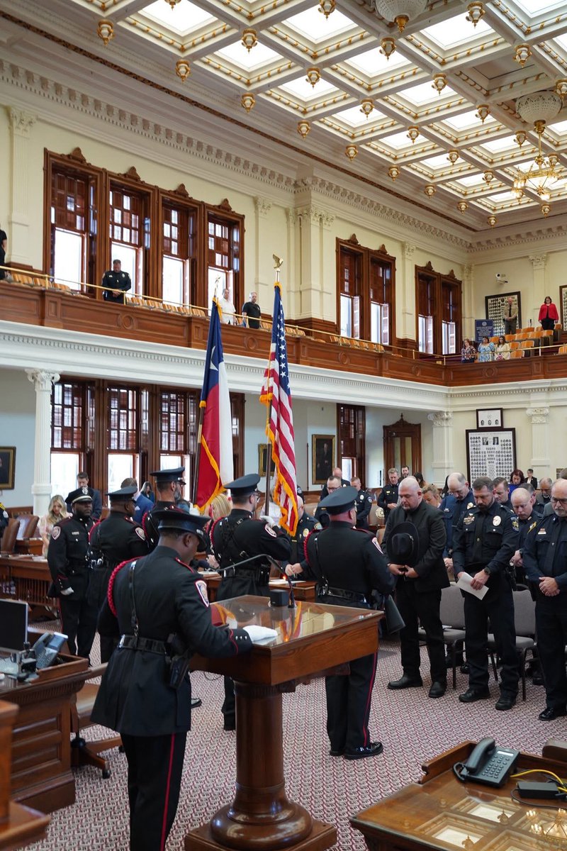 COCO  WHITE tweet media