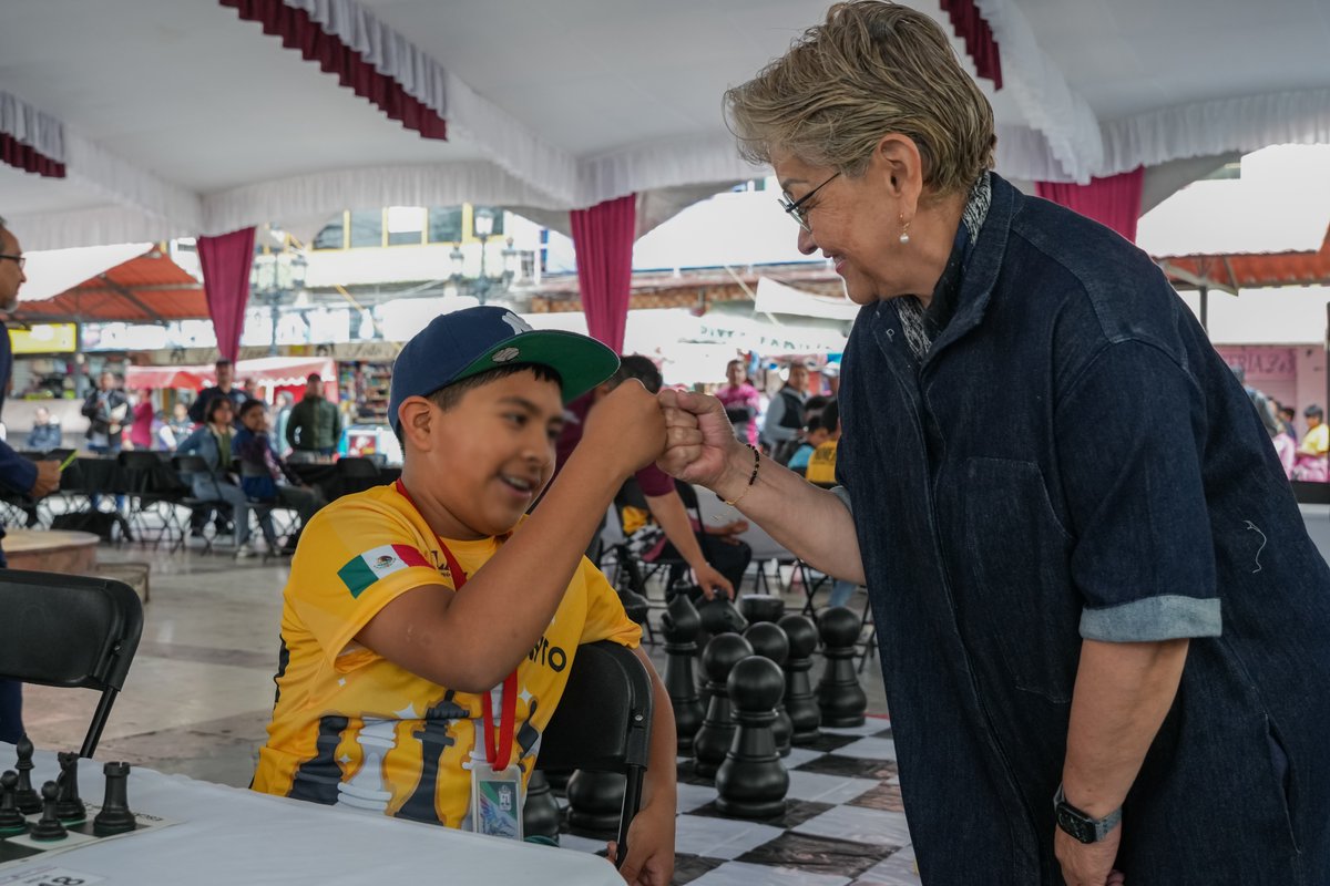_MarthaGuerrero's tweet photo. ♟️Al celebrar nuestro Primer #TorneoDeAjedrez, con mucho gusto continuamos promoviendo la cultura y el deporte en nuestro municipio.
Seguiremos impulsando actividades recreativas que fomenten la sana convivencia.
¡Felicidades a cada jugador y ganador por su dedicación! https://t.co/xhTxiJJS0y