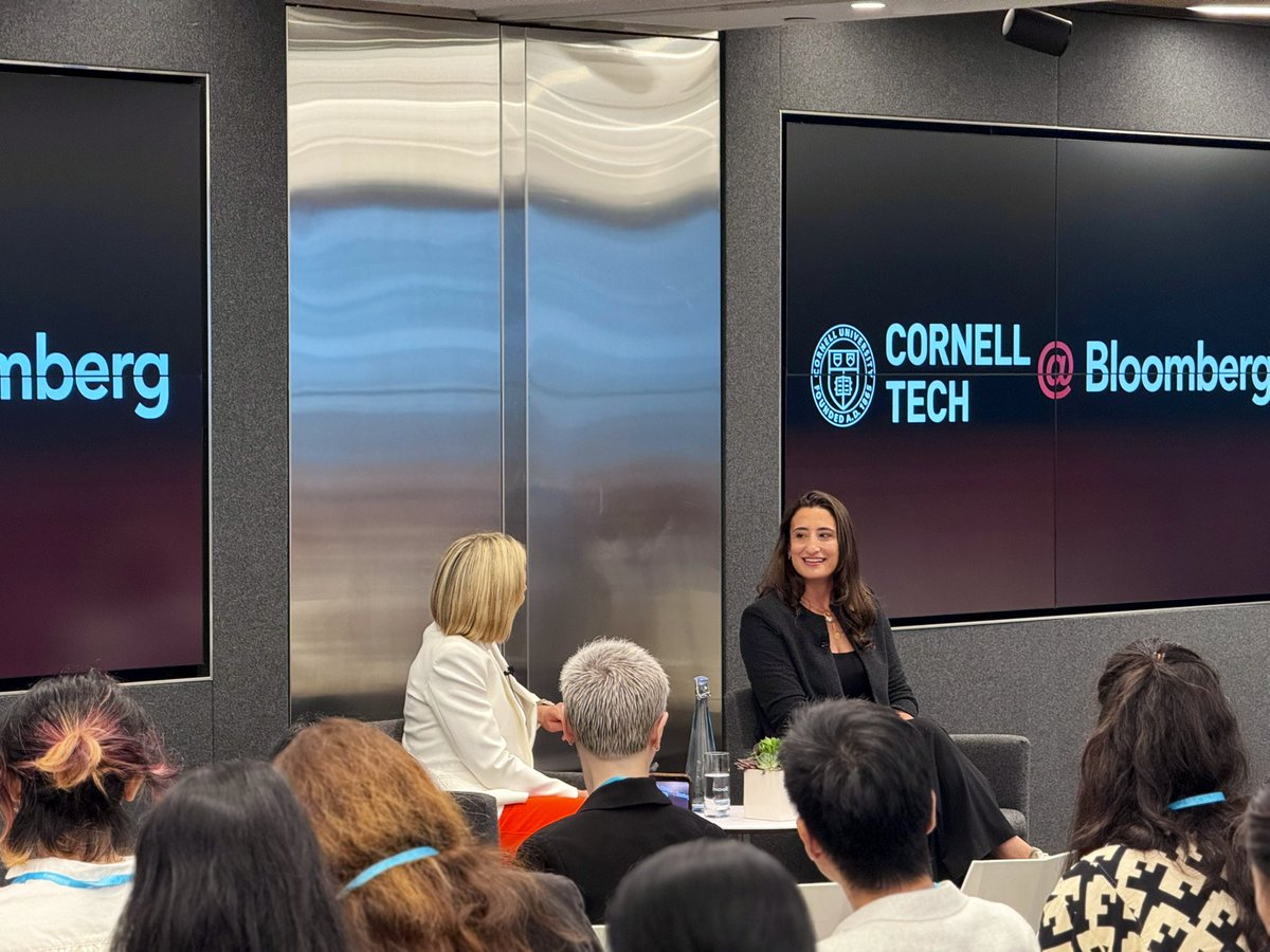 TechNYC's tweet photo. Closing out our 10th season of our @Cornell_Tech @ Bloomberg speaker series collab! @firstround's @hayleybay talks with @CarolineHydeTV about her journey from startup founder to VC and offers her take on the next wave of breakout startups.
@TechAtBloomberg
#CTechBBG https://t.co/9OuVlSL0Iw
