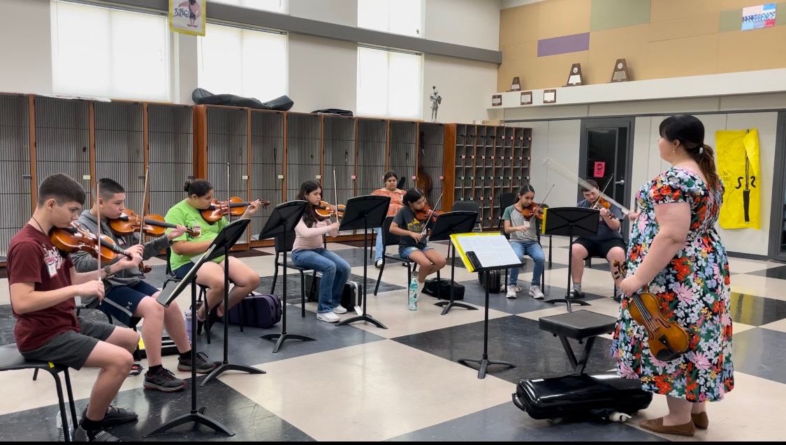 Our third annual SCUC Mariachi Camp kicks off this Sunday, June 22nd, and there's still a chance to join us! We are accepting registrations for guitarists, including those who play bass guitar or string bass and are eager to learn guitarron or vihuela.  Camp runs June 22-27, and