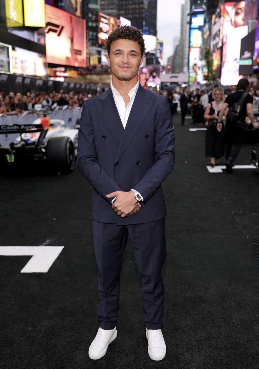 LN4_OP81__'s tweet photo. Lando has arrived at the F1 movie premiere https://t.co/poDpZZfJqO