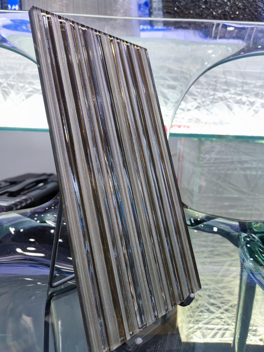 Lucy_luck_glass's tweet image. New Arrival V-groove Glass，Dichroic Glass，Pattern Glass, Fused Glass, Laminated Glass ☎whatapp:+86 17733910783 ✉email:sales8@luckglass.com #Textureglass #temperedglass #fusedglass #castglass #toughenedglass #patternedglass #hotelglass #glassdoor #glassdoors #obscureglass