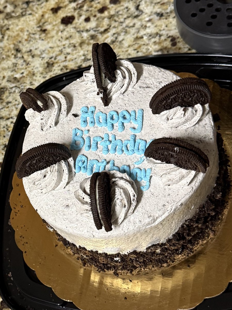 awge ant👨🏽💻 tweet media