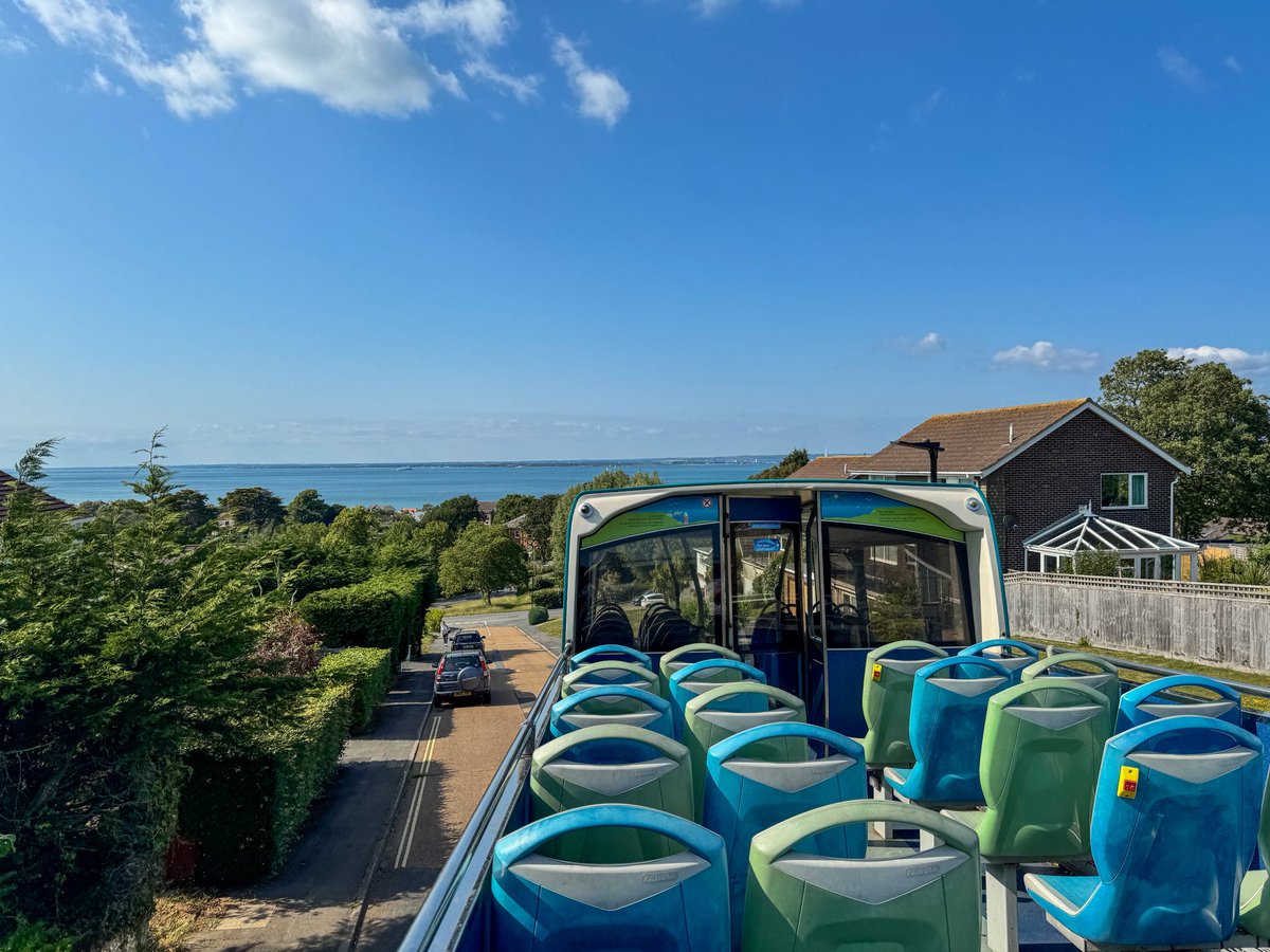 liamhall24's tweet photo. A new open-top service? It’d be rude not to try it while I’m here, and it didn’t disappoint! Took a trip on the brand new #SeaBreezer today from @SouthernVectis. A fantastic ride along the coast through #Appley, such a brilliant way to explore this part of the Island! 🚌☀️🌊 https://t.co/rSOpR5dWeP