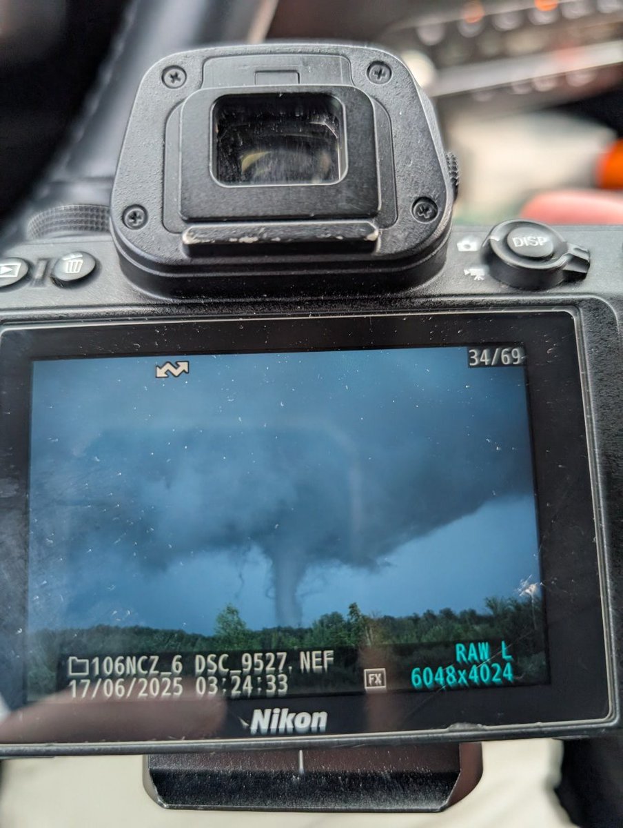 Back of camera: taken at 4:24 northeast of Motley,MN. #mnwx <a href="/NWSduluth/">NWS Duluth</a>