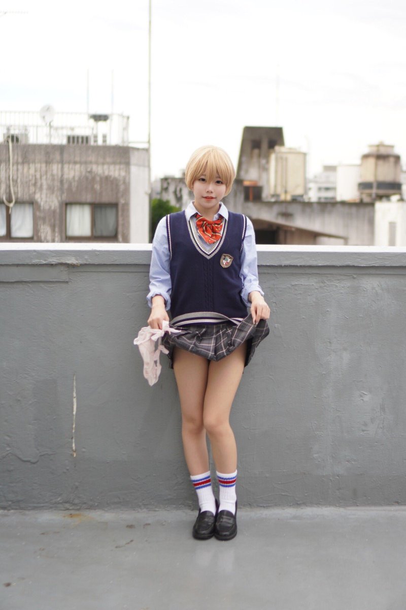 右手にもってるものに注目❣️

意味わかった？