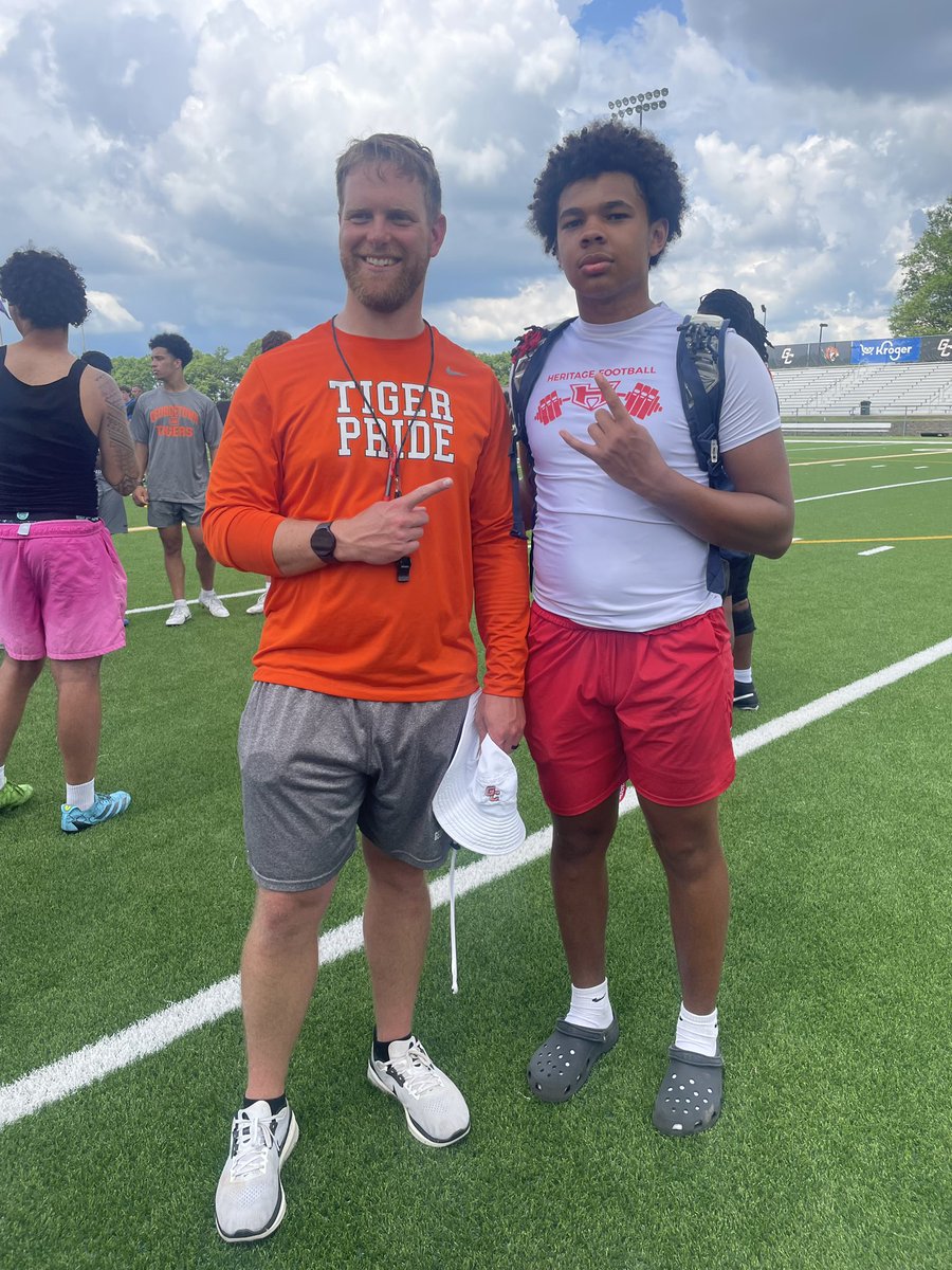 DriWilliams2027's tweet photo. Had a great time showing my talent at the @Gtown_Football camp. I got to be with good players and great coach’s. Thank you for @Coach_Harmon51 for having me out to the camp to show off some skill.
@COACH_MURRAY34 @CoachBBradley @CSmithScout @PFL_Sports @247Sports
#number54 https://t.co/aMD1pY6ZUr