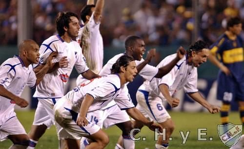 "Boca Juniors"
Porque Nacional se lo garchó varias veces, viste que no es tan dificil Benfica?
