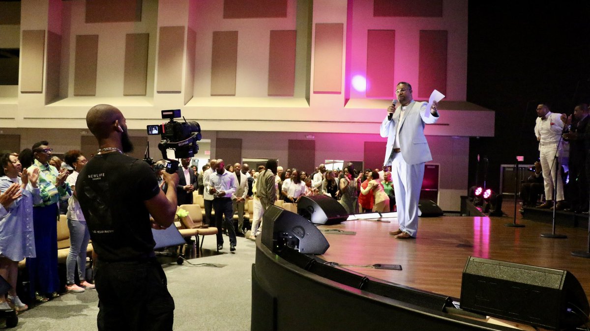 NewLifeDecatur's tweet image. What a time we had celebrating the Father figures of New Life Church! 💙 They are gifts to us from our Heavenly Father, who we are most grateful for.