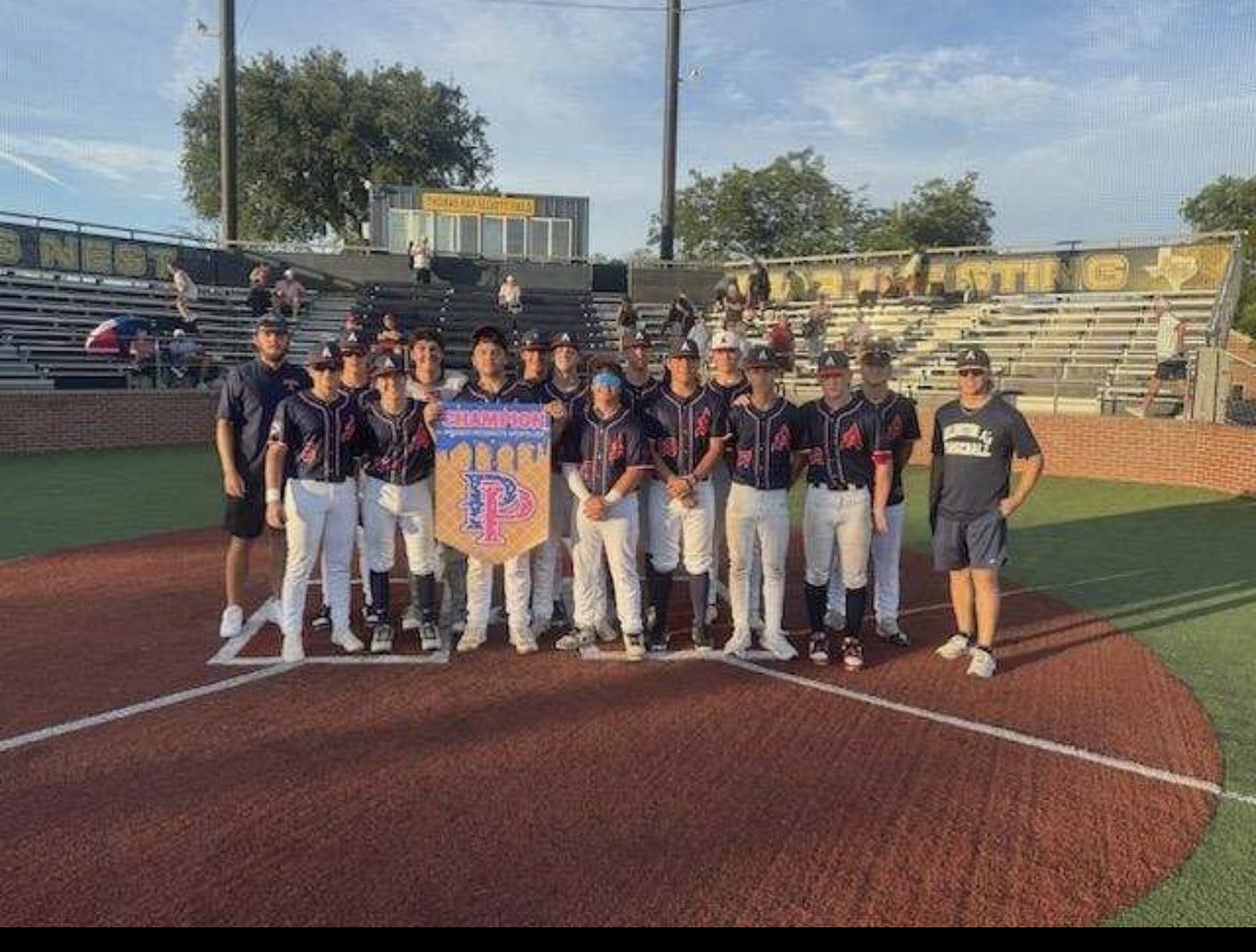 arlingtonas1988's tweet photo. A’s Astros 2027’s champions of the 16U Rough Riders Show case. Great job players and coaches Waller &amp; Swinney https://t.co/gSai7fvN1L