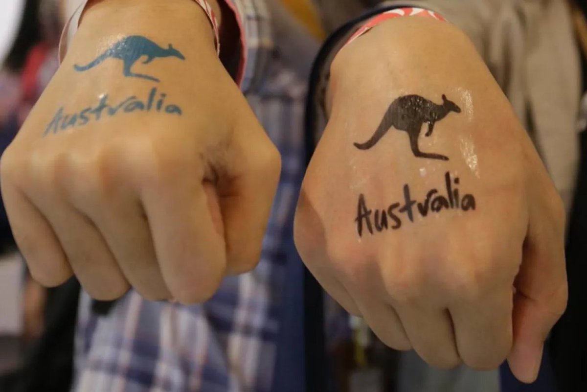 AsiaPacific4D's tweet image. Published on the International Day of Family Remittances, this @TheNewDailyAu piece from #AP4D&apos;s @MConleytyler and @Hbwrathall outlines the scale of remittances and the key #development role diaspora communities play, particularly amid global aid cuts.

🔗thenewdaily.com.au/news/world/202….