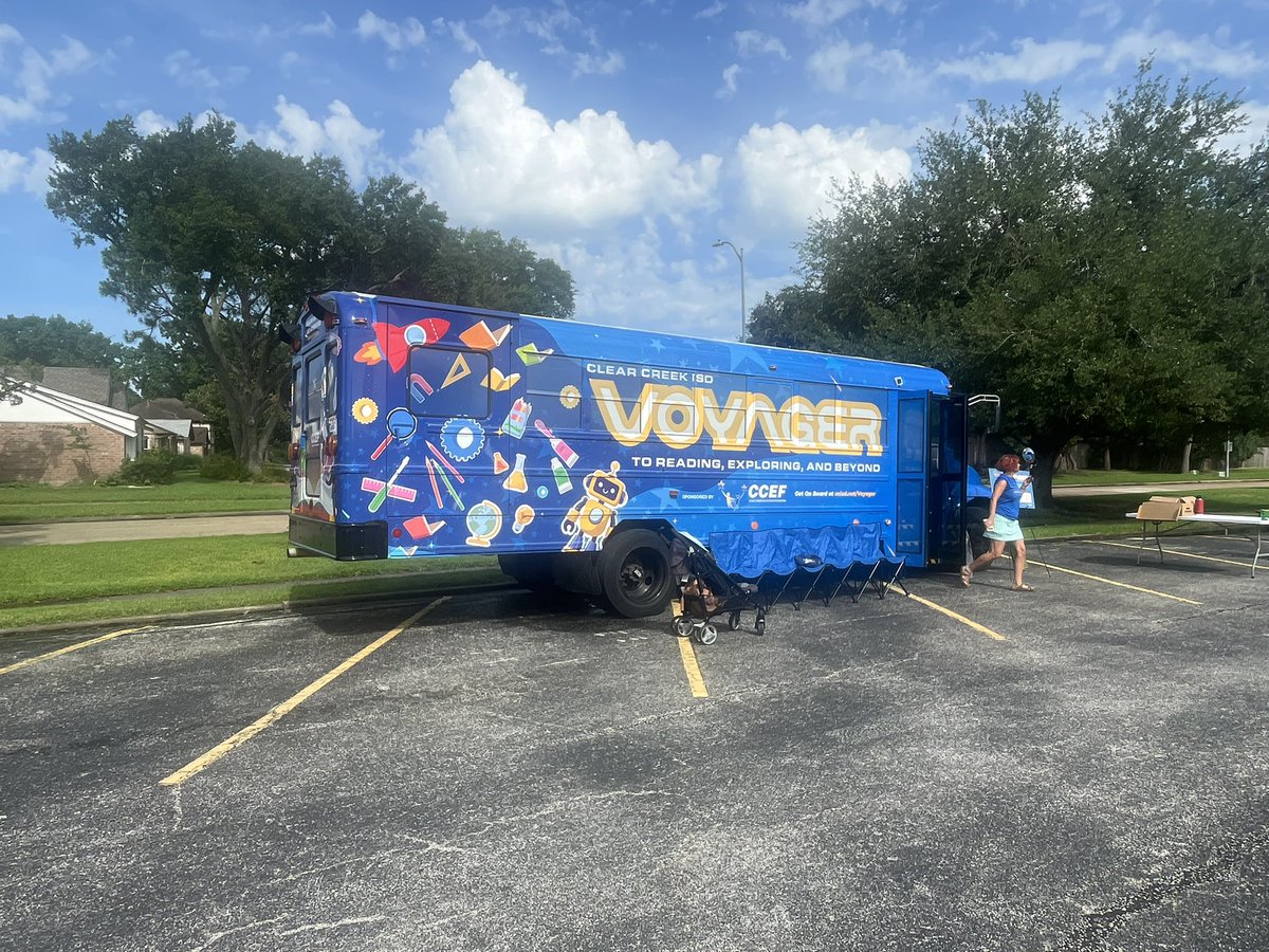 🌟 Day One of the Voyager - out and about in the <a href="/ClearCreekISD/">Clear Creek ISD</a> community. Readers are leaders!! Thank you, <a href="/ccisd_ef/">CCEF</a> for funding this innovative idea for our students! 💫