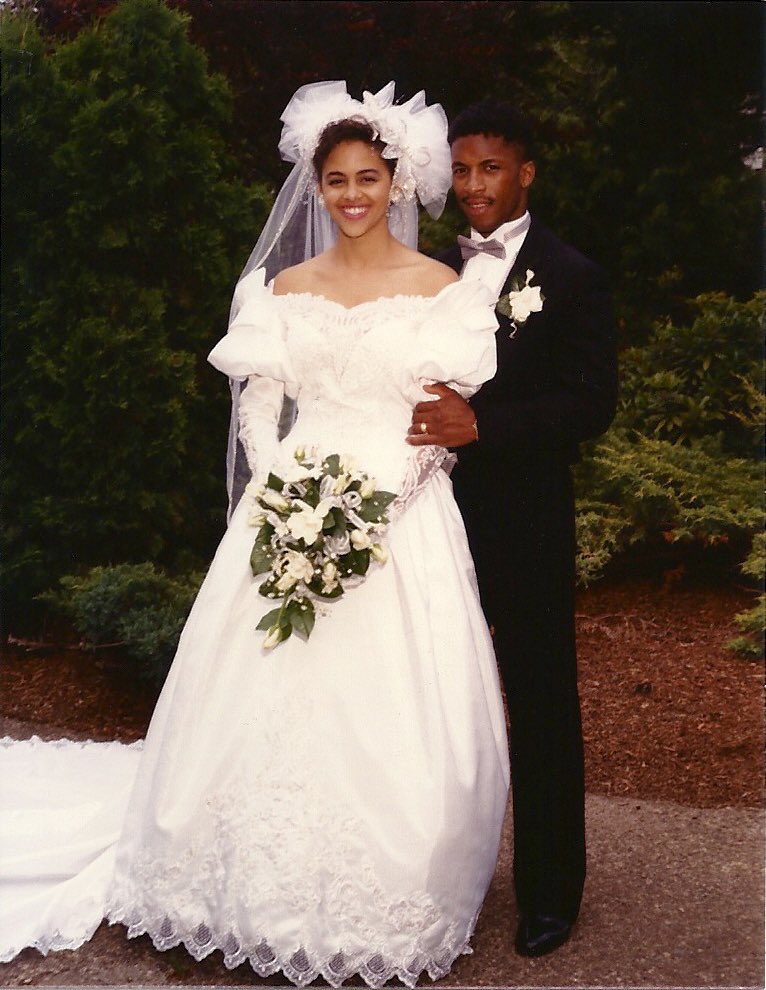 jjbirden's tweet image. 35 years June 16th, I have been married to my best friend! 🎉 🍾 🎈
Here’s to choosing each other, every single day.❤️
Happy anniversary Babe! 😘
#35YearsStrong #jjbirden #AnniversaryVibes
@rainabirden