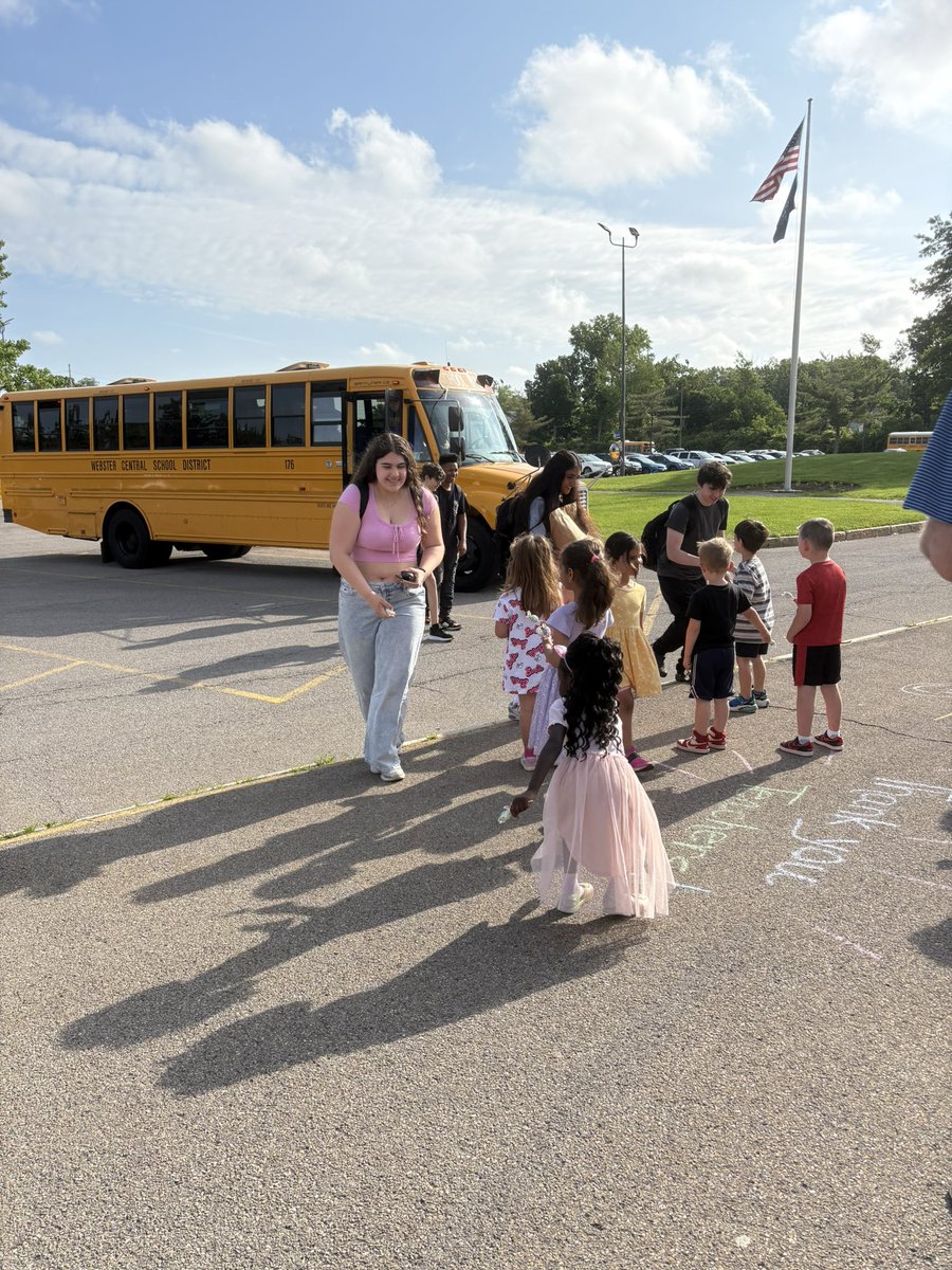 Schroeder / GOAL PTSA (@schroederptsa) on Twitter photo What a great morning treating all our students to a blow pop treat as they arrived to school!
Thank you to our volunteers and UPK classes for helping out! <a href="/GOALisGreat/">WebsterGOAL</a> <a href="/SchroederHS/">Webster Schroeder HS</a> What a great morning treating all our students to a blow pop treat as they arrived to school!
Thank you to our volunteers and UPK classes for helping out! <a href="/GOALisGreat/">WebsterGOAL</a> <a href="/SchroederHS/">Webster Schroeder HS</a>